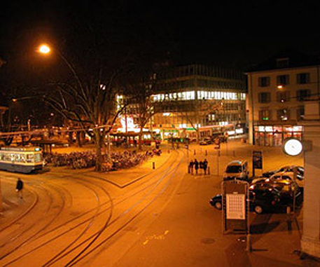 Praxisräumlichkeiten beleuchtet